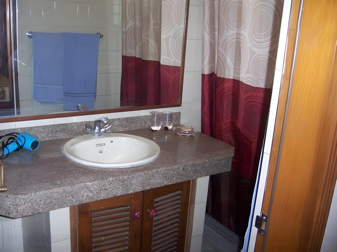 Bathroom, Family Bed and Breakfast, Delhi