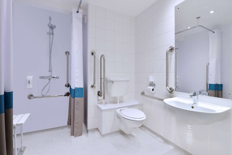 Bathroom 3, Travelodge London Central Southwark, London