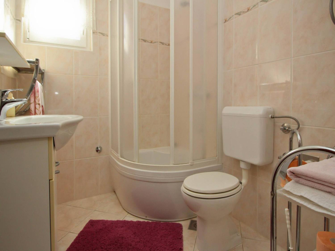 Bathroom 3, Apartments Dragica, Dobrinj