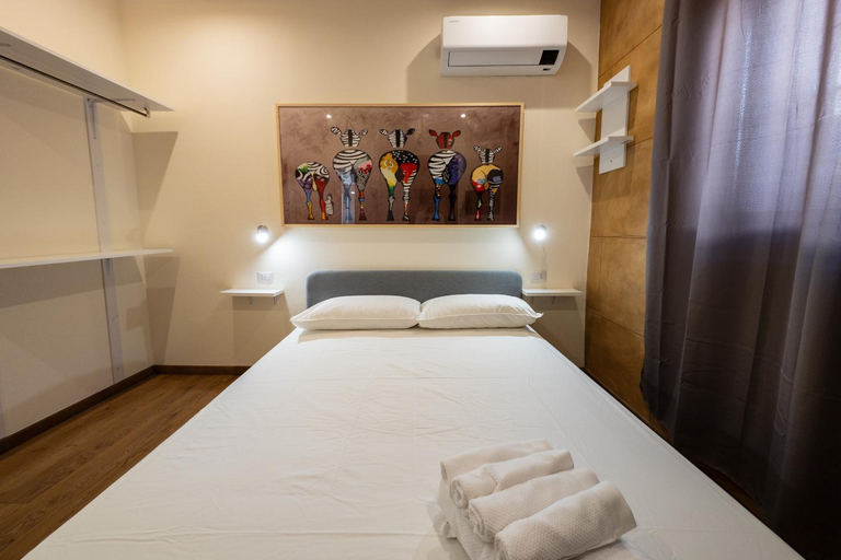 Others 5, Admiral Appartment, Cagliari