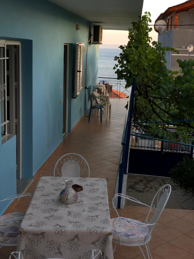 Others 5, Dina House, Vlorës