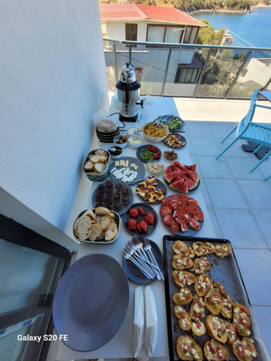 Food & Drinks 5, Ugem, Seferihisar