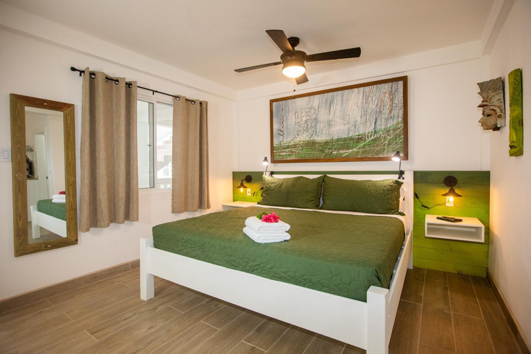 Bedroom 3, Tree Tops Hotel
