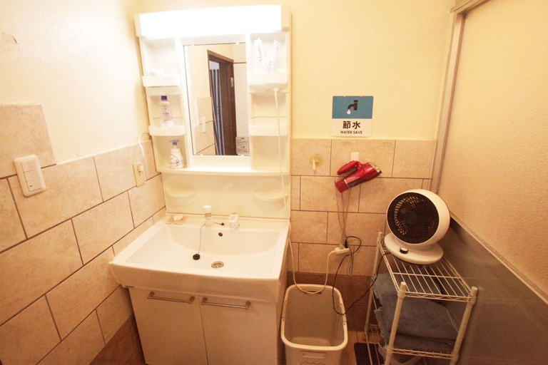 Bathroom 2, M&Unity, Okinawa