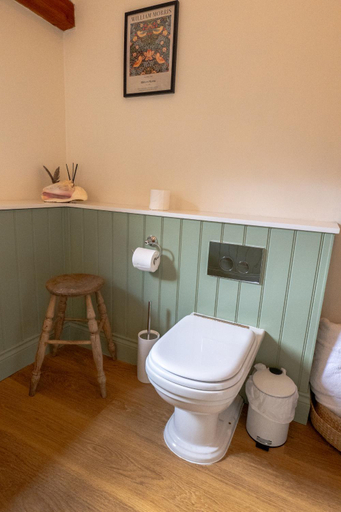 Bathroom 2, North Downs Barn, Kent