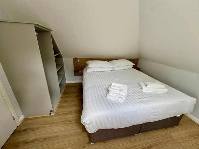 Bedroom 2, Brentwood Hotel, Essex