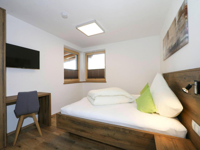 Bedroom 3, Holiday Home in Aschau by Zillertal Alps, Schwaz