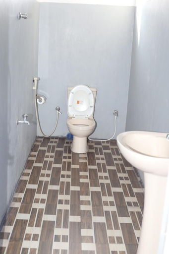 Bathroom 2, Muru's Place, Dickwella