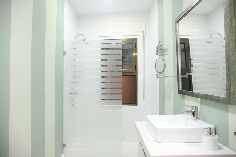 Bathroom 3, La Parada de Posadas, Córdoba