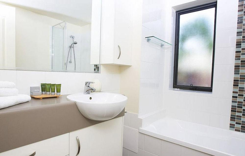Bathroom 4, Sand Dunes Resort, Maroochy - Coastal North