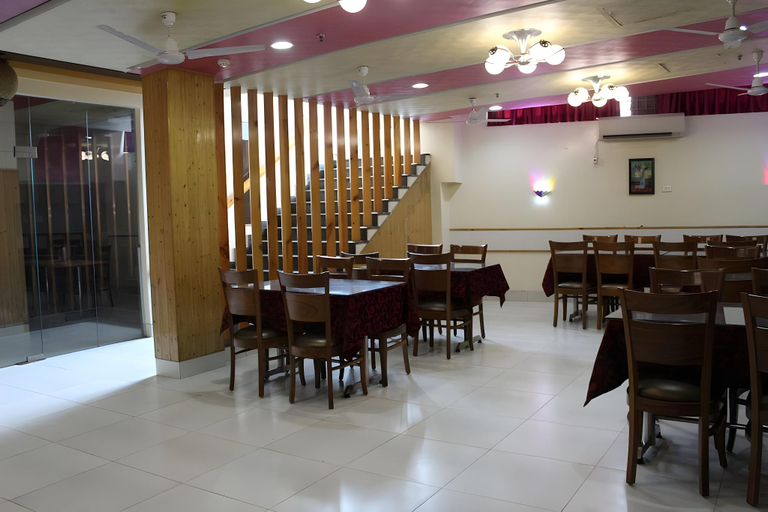 Food & Drinks 5, Hotel River View, Delhi