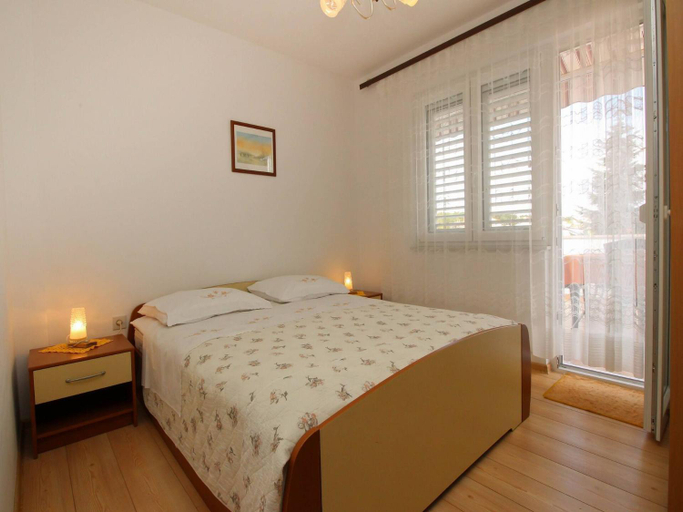 Bedroom 2, Apartments Dragica, Dobrinj