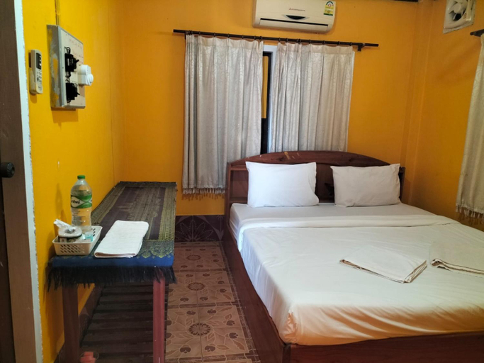 Others 2, Mr Mo Guesthouse, Khong