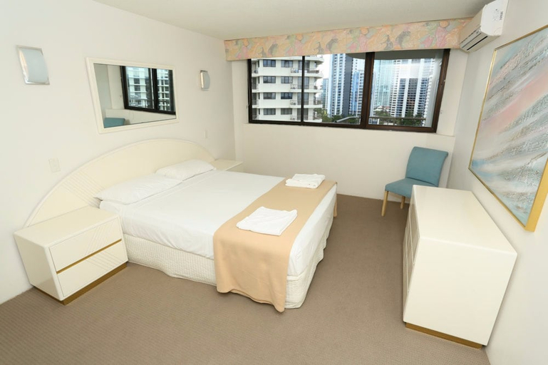 Bedroom 3, The Regent Holiday Apartments, Gold Coast