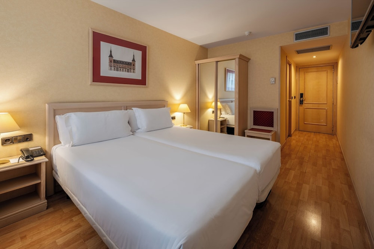Bedroom 3, Luze Castellana, Madrid