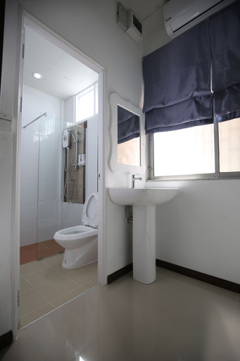 Bathroom 4, Sabun Nga Hostel, Muang Chiang Rai