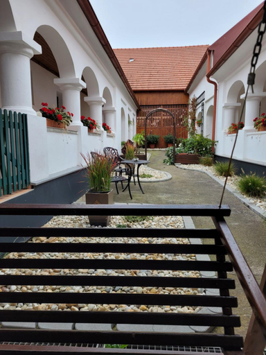 Others 4, Arkadenhof Kurtz, Oberwart