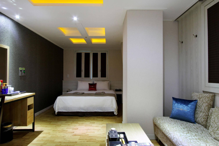 Bedroom 4, Gildong Argo Hotel (Argo), Gandong
