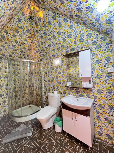 Bathroom 1, Wadi Rum Camp, Quaira