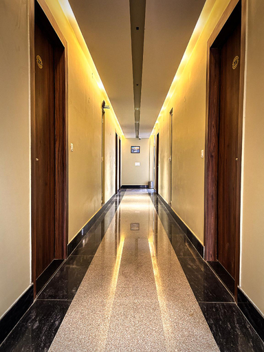 Public Area, The Blue Vista Hotel, Gautam Buddha Nagar