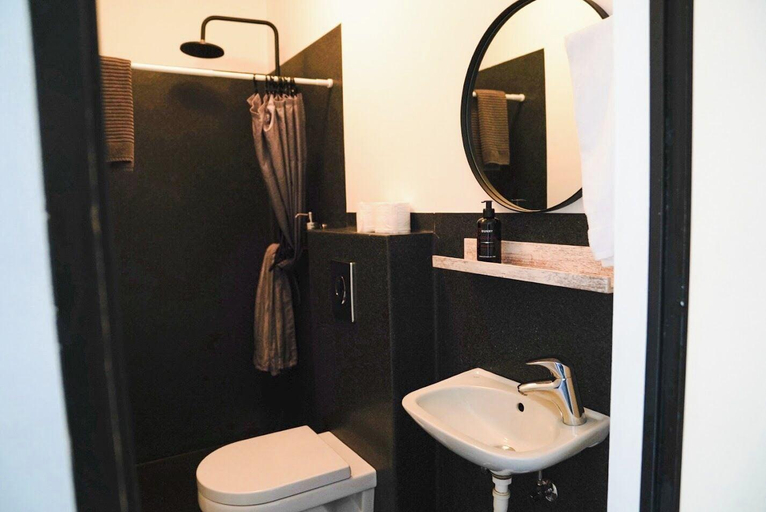 Bathroom 4, Hótel Hafnarfjall, Leirár- og Melahreppur