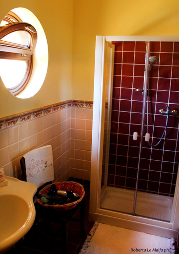 Bathroom 3, Il Casale dei Conti, Messina