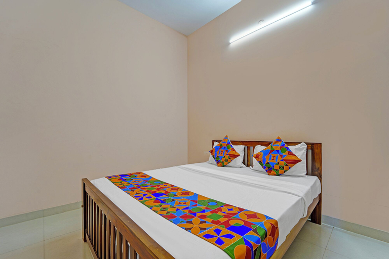 Room 5, Fabhotel Praneeth Residency, Tiruppur