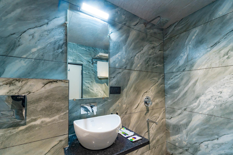 Bathroom 5, Treebo Neel Orchid, Ujjain