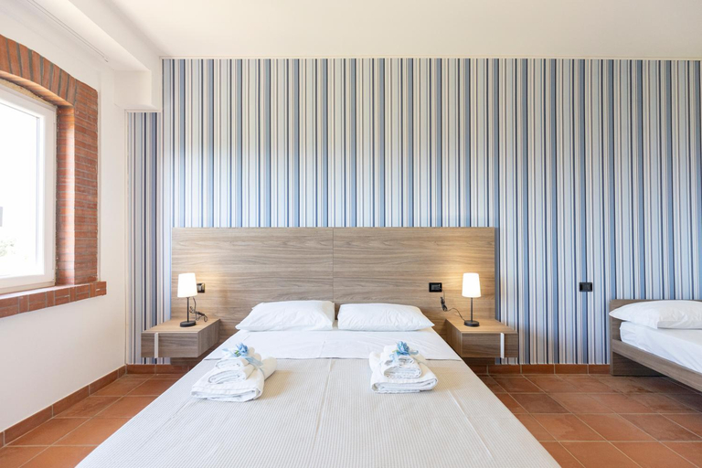 Others 5, Villa Alessandra, Salerno