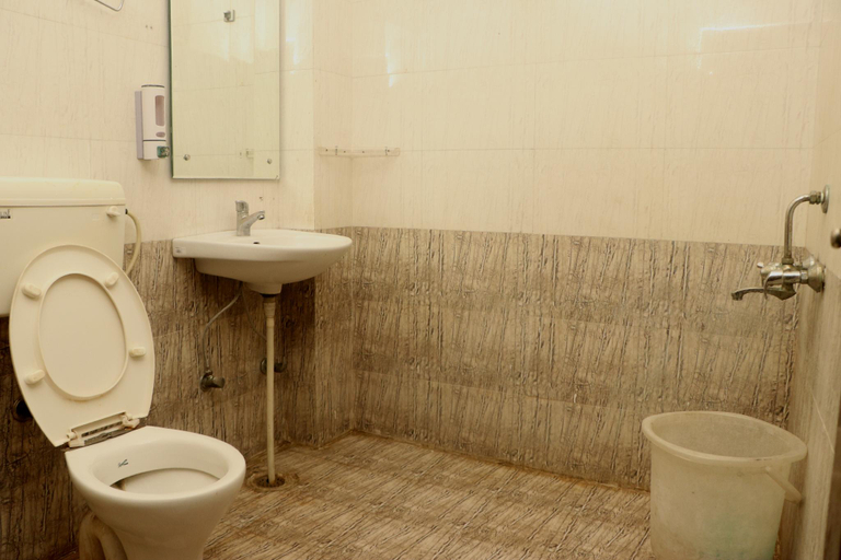 Bathroom, Hotel Happy Stay, Gautam Buddha Nagar
