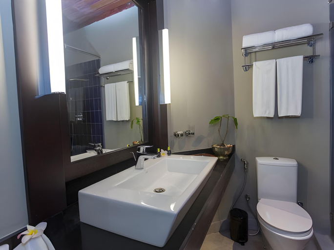 Bathroom 5, Earl's Regent Beruwala, Beruwala