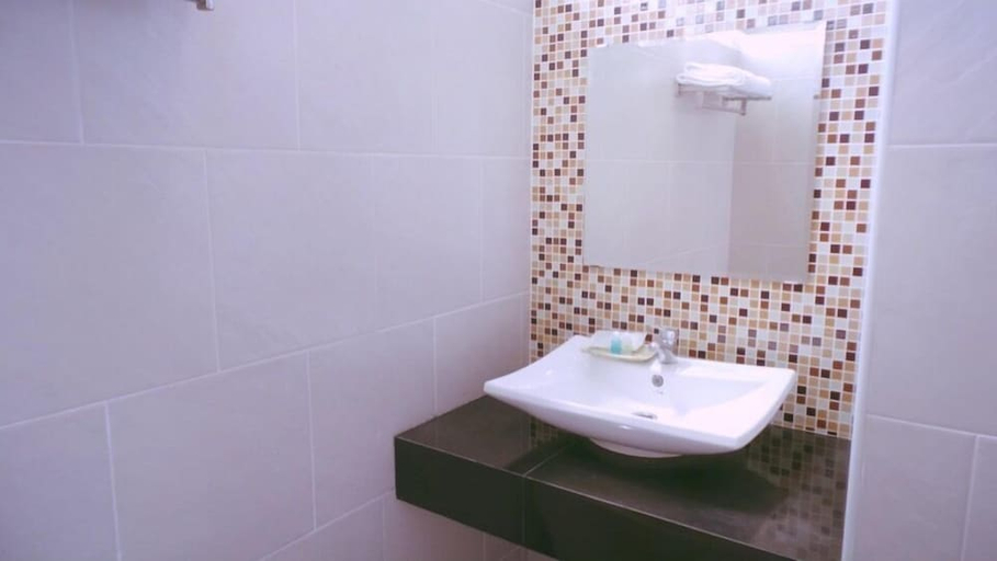 Bathroom 3, Sky Place Serviced Apartment, Suan Luang