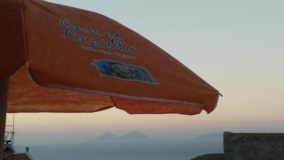 Others 3, casa al castello b&b, Messina