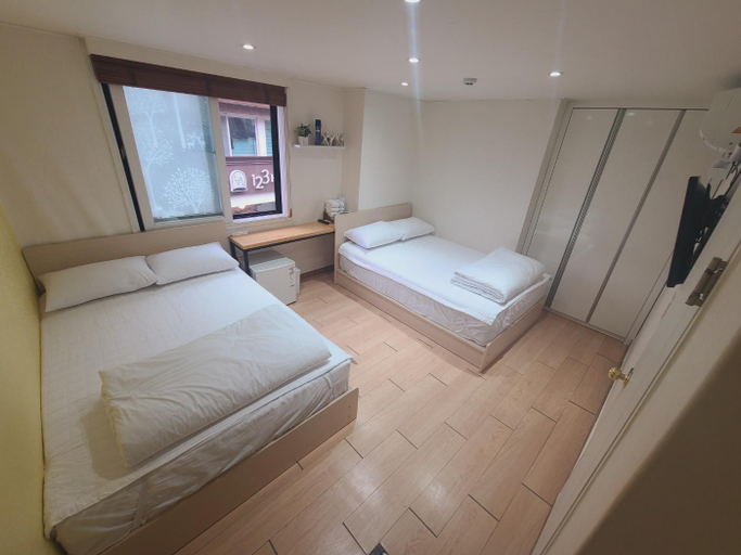 Bedroom 4, Moon Sun Guesthouse Myeongdong, Jung