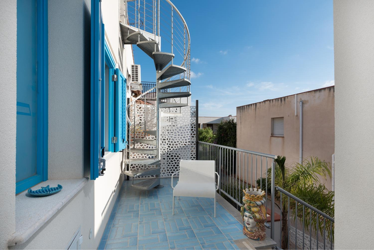 Others 3, B&B Reef and Dream, Trapani