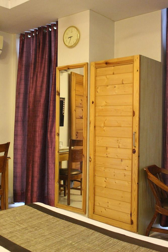 Bedroom 3, Hotel River View, Delhi