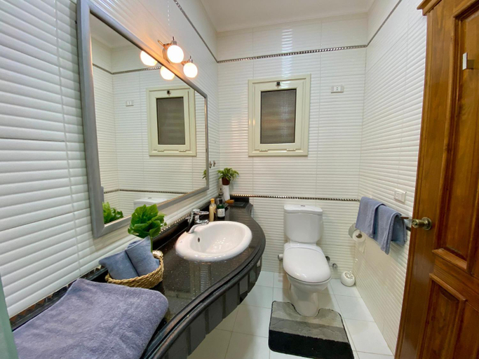 Bathroom 4, Family Friendly 3BR Villa in New Cairo, New Cairo City