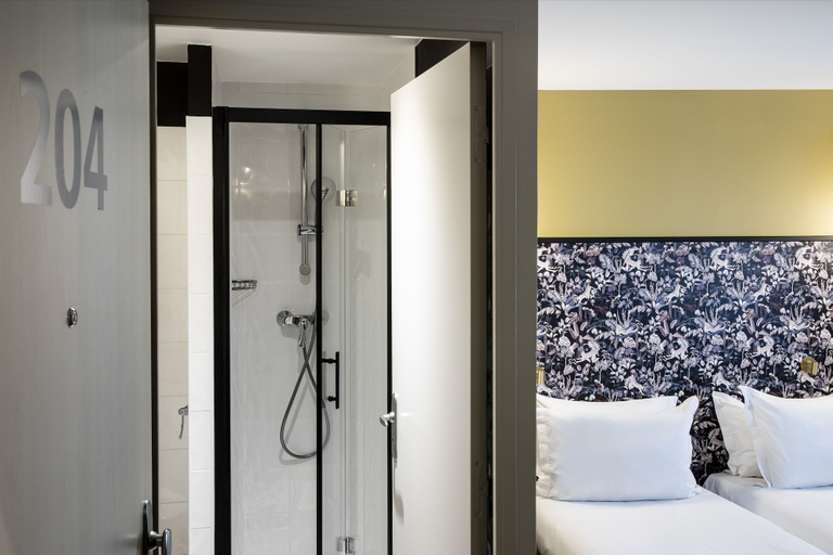 Bathroom 3, Hotel Paris Lafayette, Paris