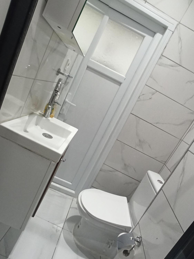 Bathroom 2, CEM Apart, Fatih