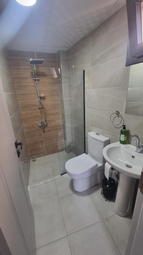 Bathroom 2, Ugem, Seferihisar