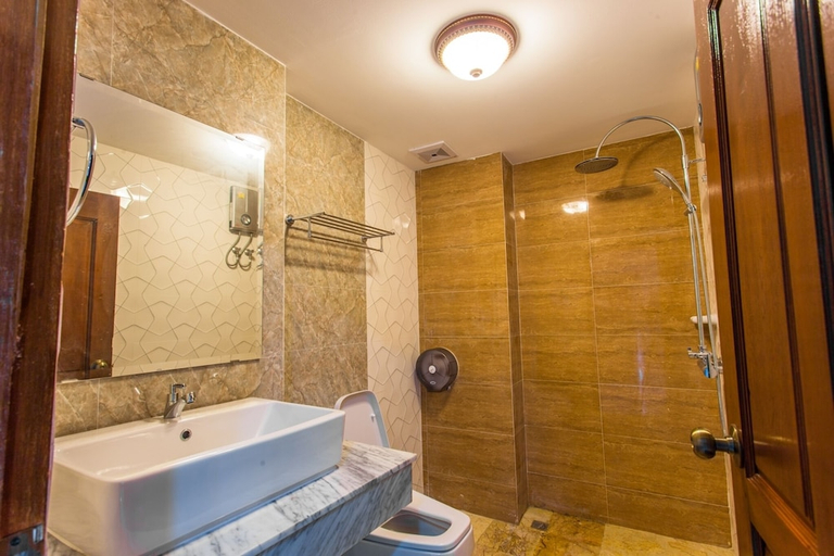 Bathroom 5, Pingdoi Hualin Boutique Hotel, Muang Chiang Mai
