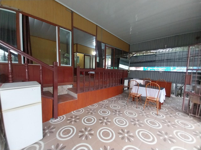 Others 3, Blue Moon Motel, Hoa Lư