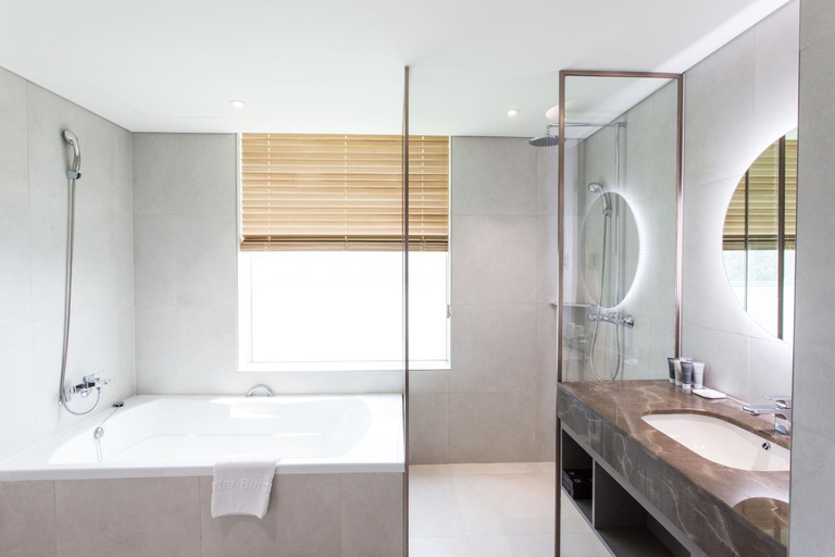 Bathroom, Hotel Inter-Burgo Wonju, Wonju