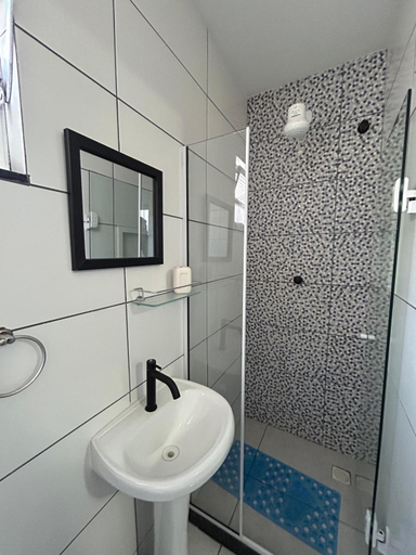 Bathroom 4, Suites do Jaja 900m da Praia do Forte Centro de CF, Cabo Frio