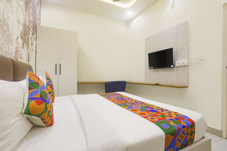 Room 5, Fabhotel Gurukripa, Mathura