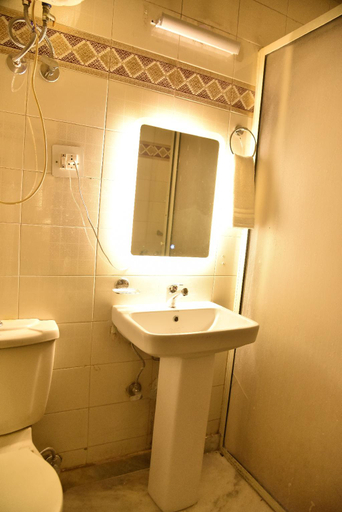 Bathroom, Jay Ally Boutique Hotel, Delhi