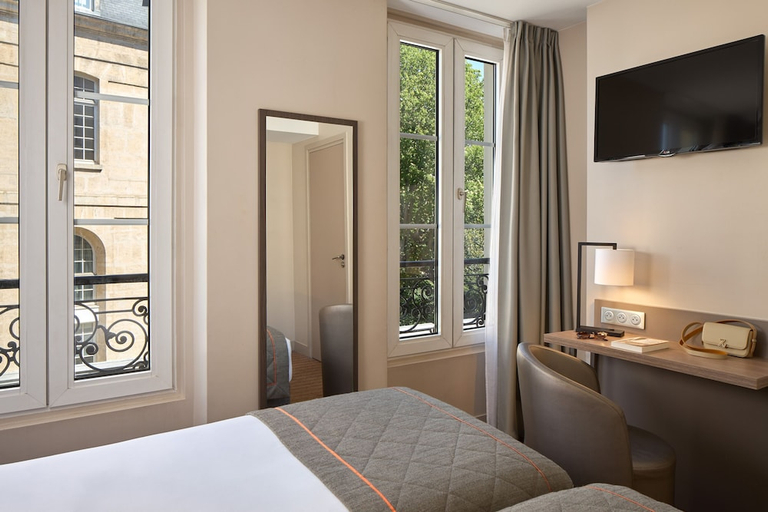 Bedroom 2, Timhotel Paris Gare De L Est, Paris