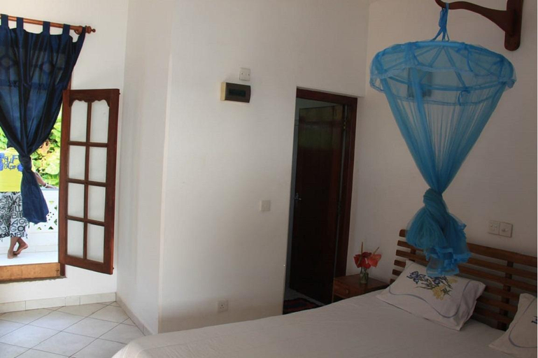 Bedroom 2, SunSet Guest House, Beruwala