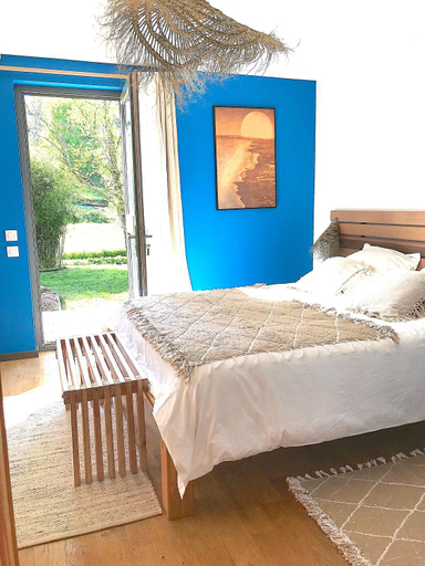 Bedroom 2, Une chambre d'hote dans les bois, Rhône