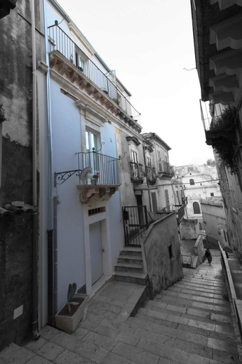 Others 2, Il sentiero dell'Itria - Camere con vista, Ragusa